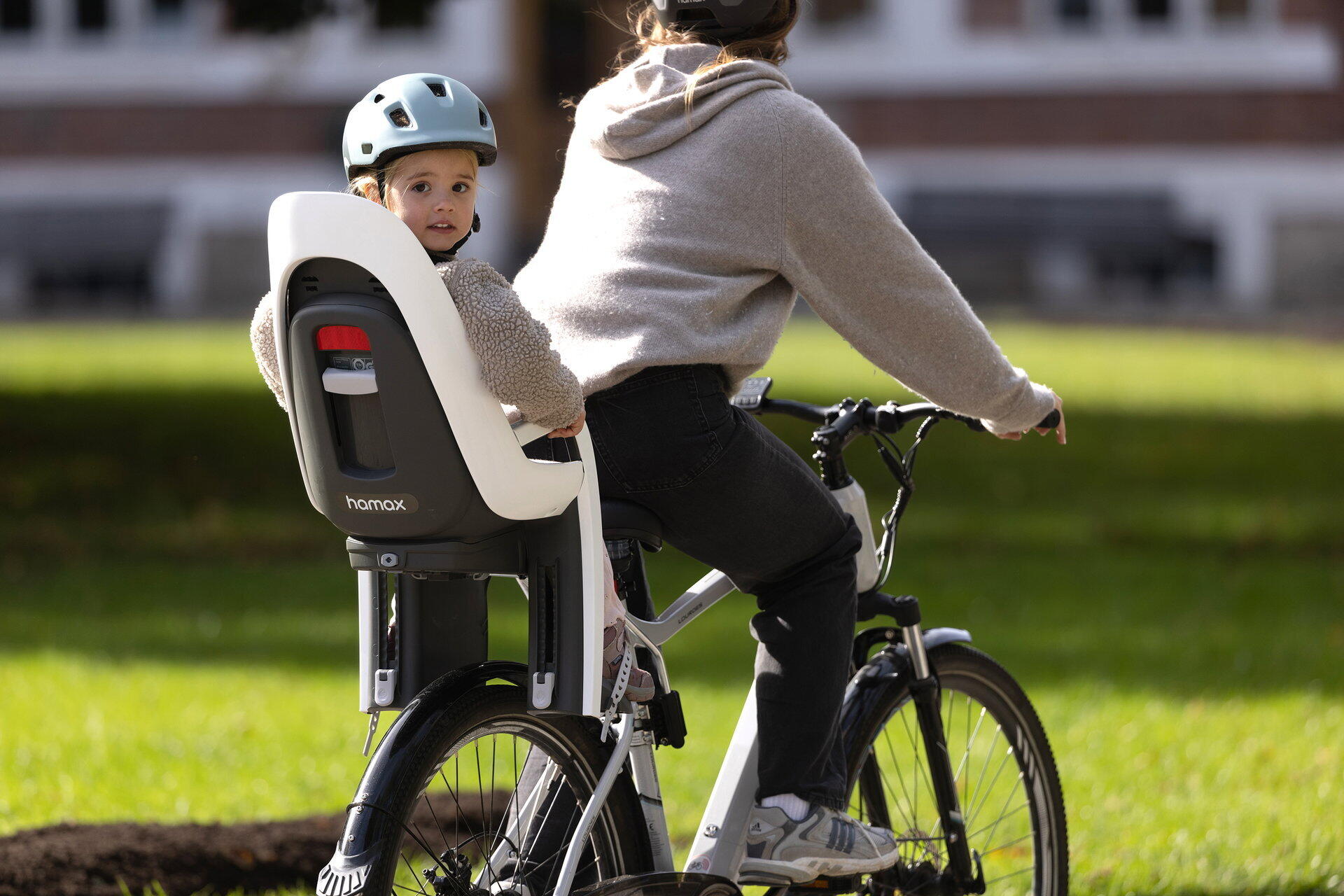 ONESPORT OT18 Vélo électrique 26"- 250W - Batterie Amovible 36V/14.4Ah - Frein à disque - Shimano 7 Vitesses - Autonomie 70km Blanc