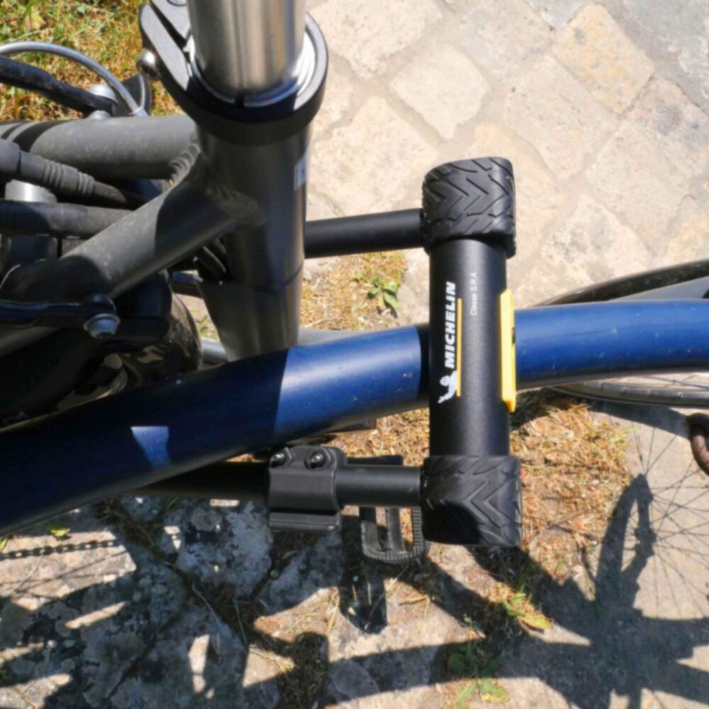 Vélo enfant VTC 20" Fille - 6 Vitesses - Dérailleur Shimano - Freins V-Brake + équipement City