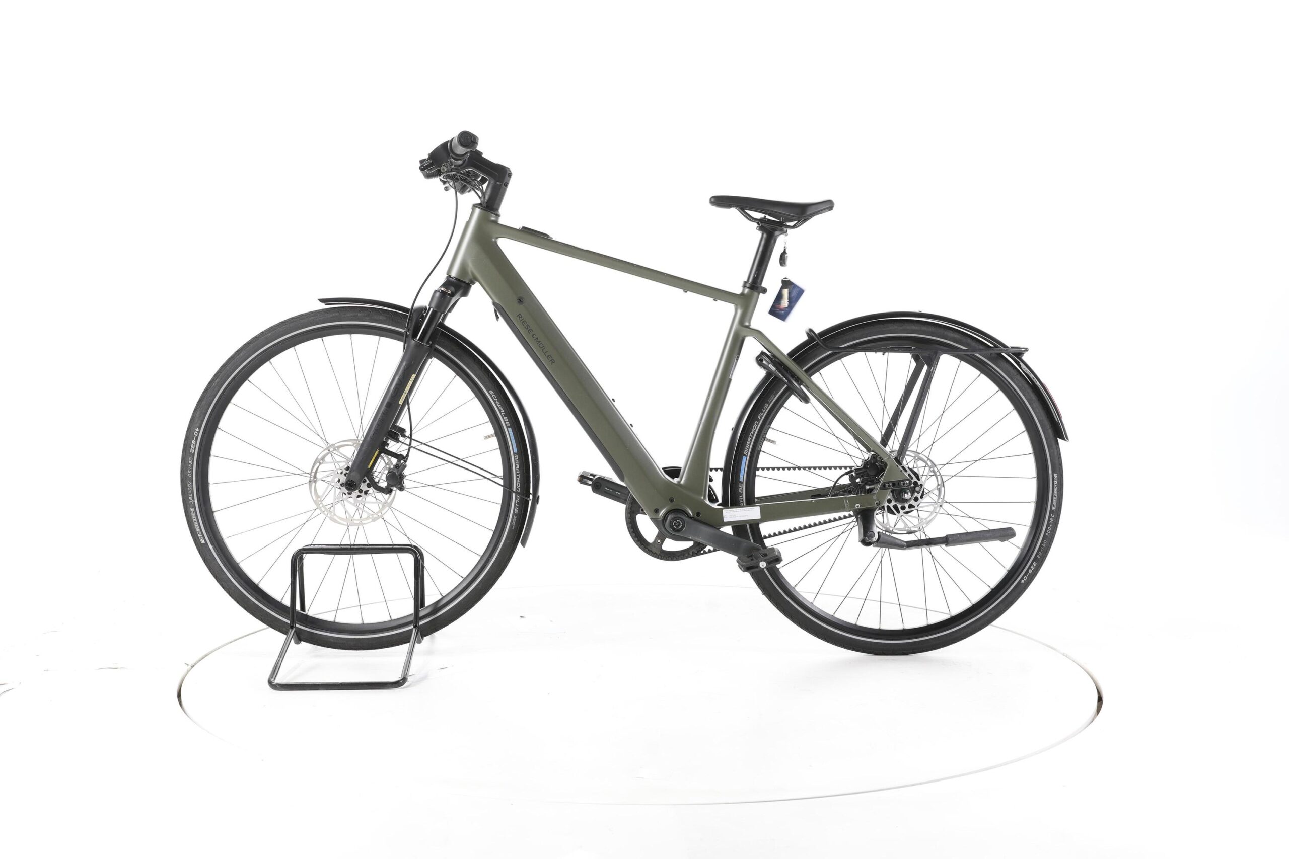 Vélo ville 28’’ ALIZEE type VTC avec cadre aluminium, 7 vitesses et équipement city complet