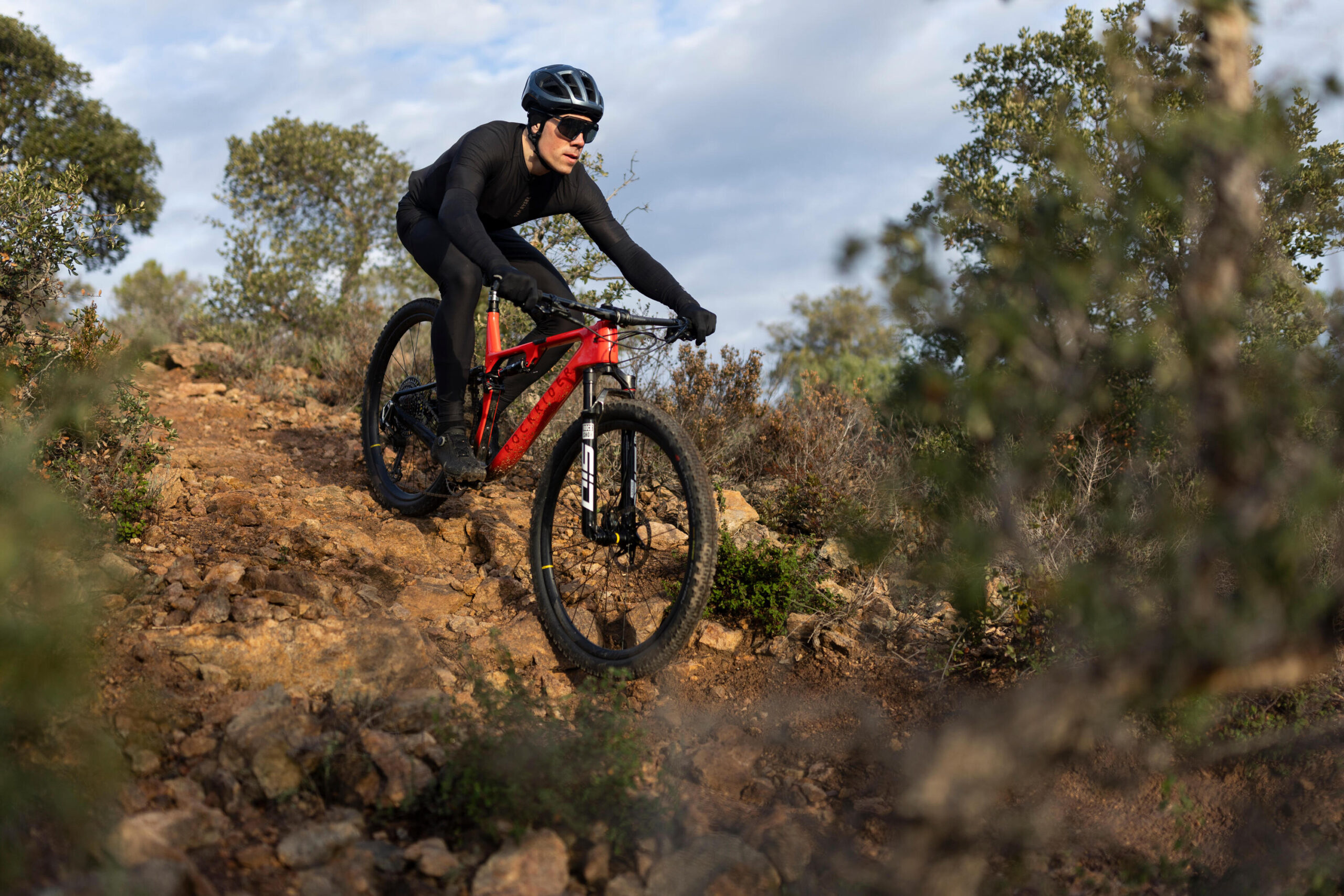Vélo VTT tout suspendu XC cadre carbone RACE 940 S, Rouge – Image 7