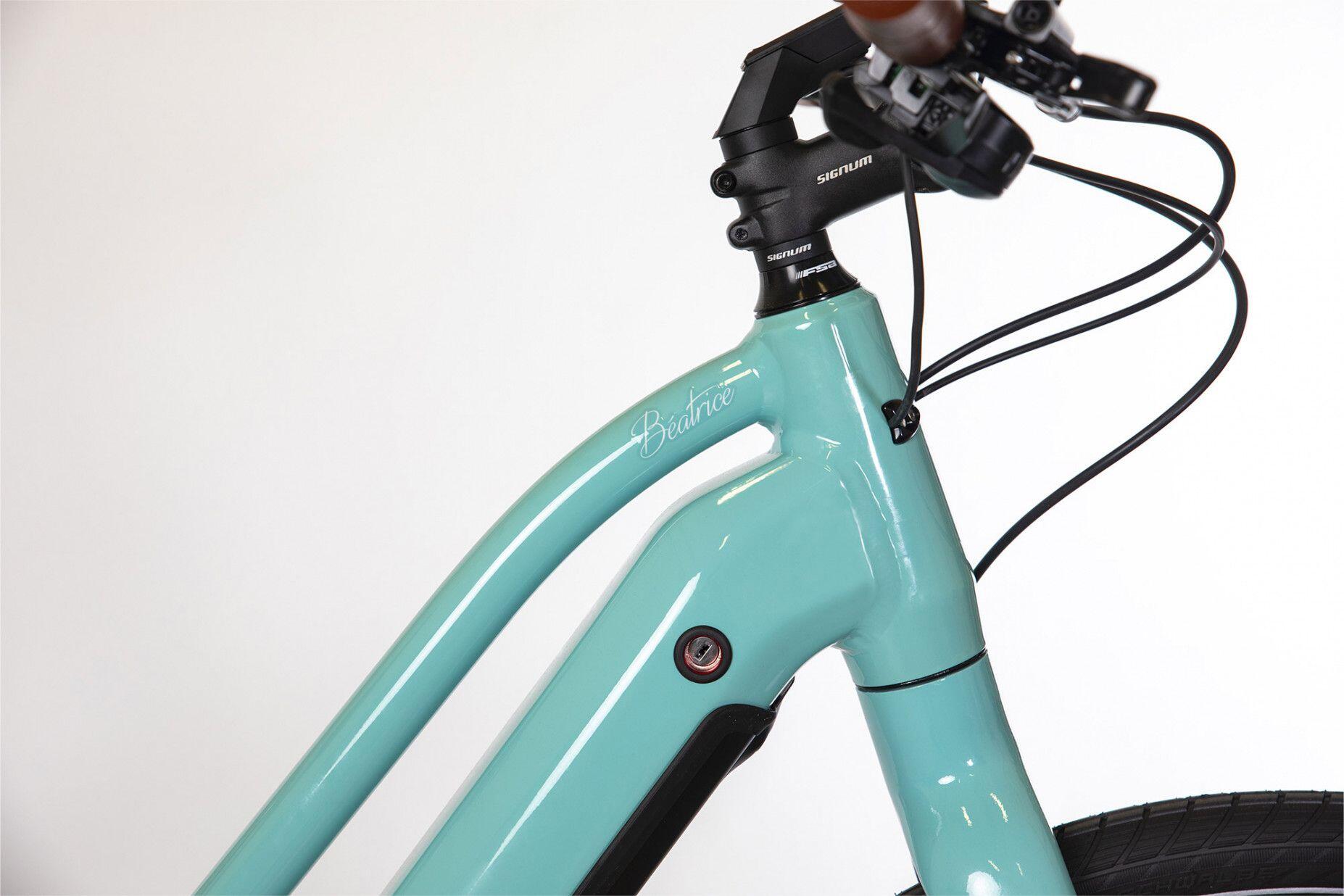 Vélo Fitness Électrique Bicyklet Béatrice Shimano Altus 9V 500 Wh 700 mm Bleu – Image 4